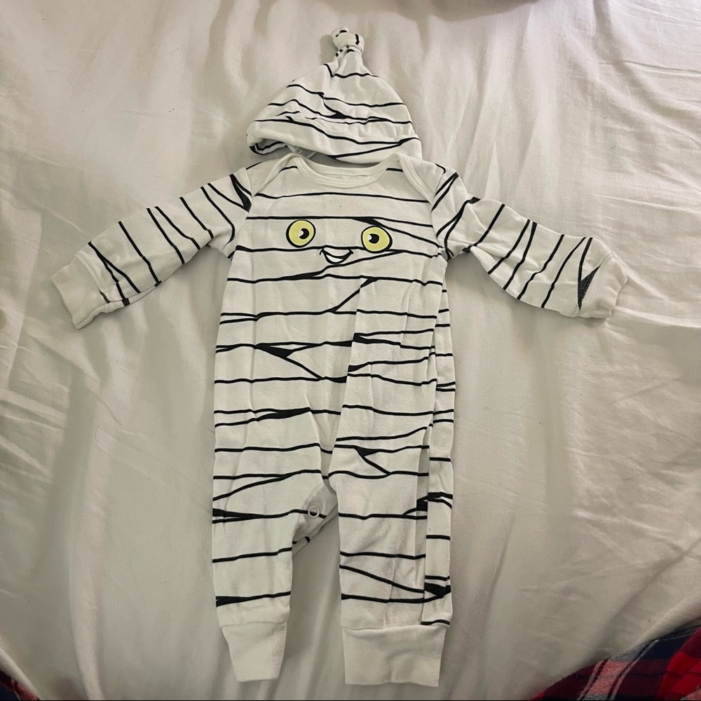Carter's Onesie With Hat